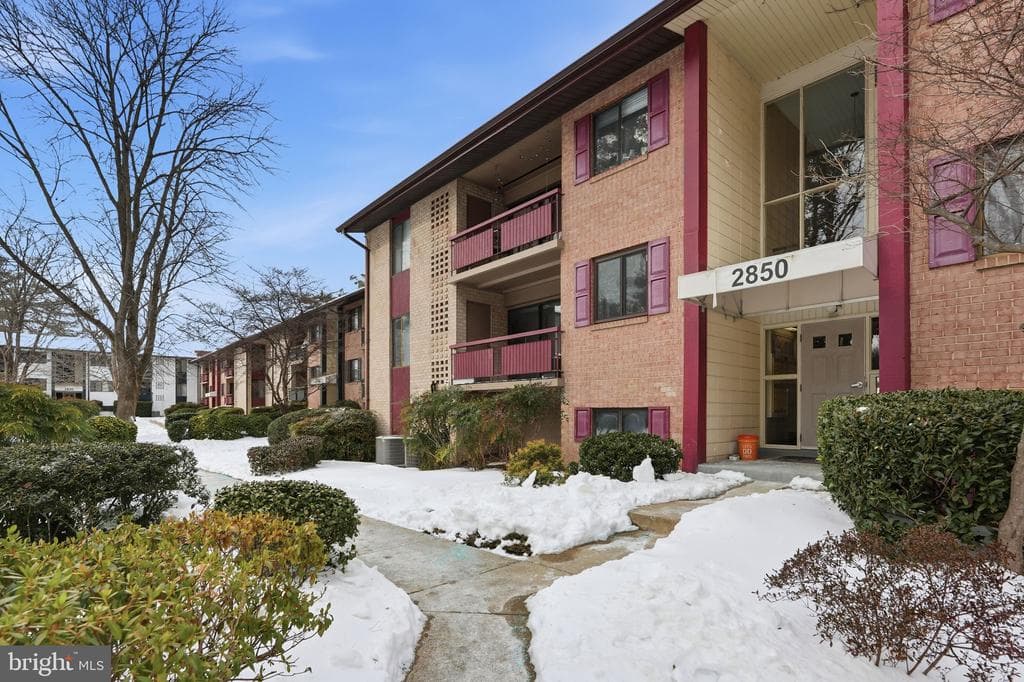 2850 Dover Lane #201 photo 1