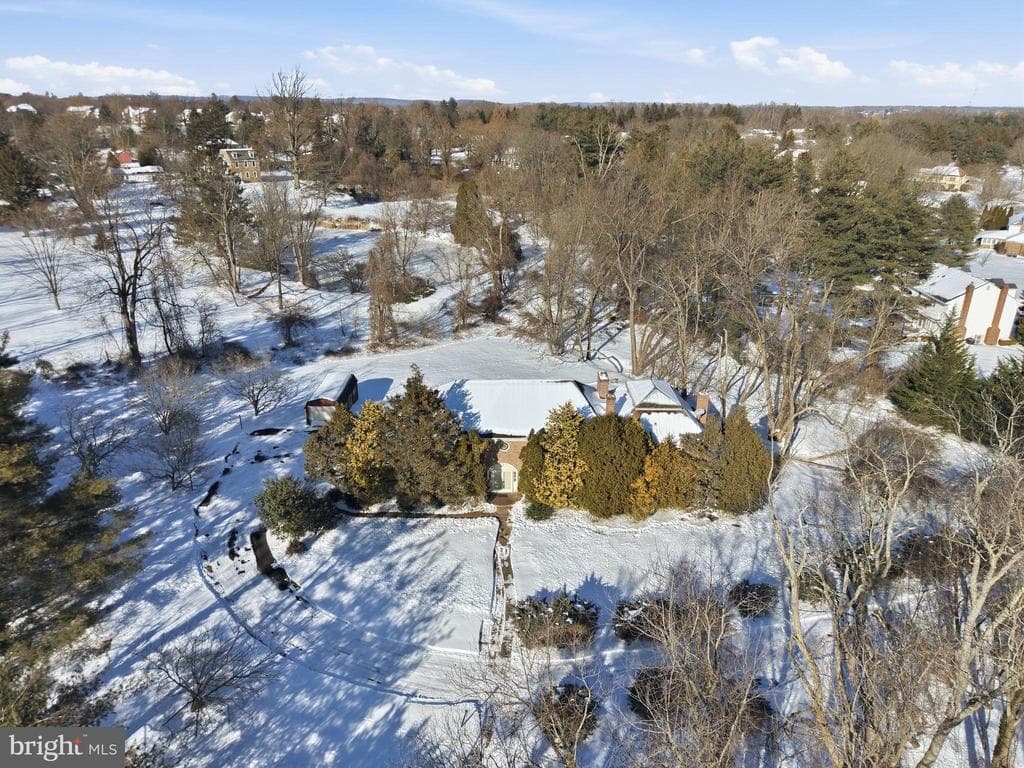 1511 Laurie Lane photo 1