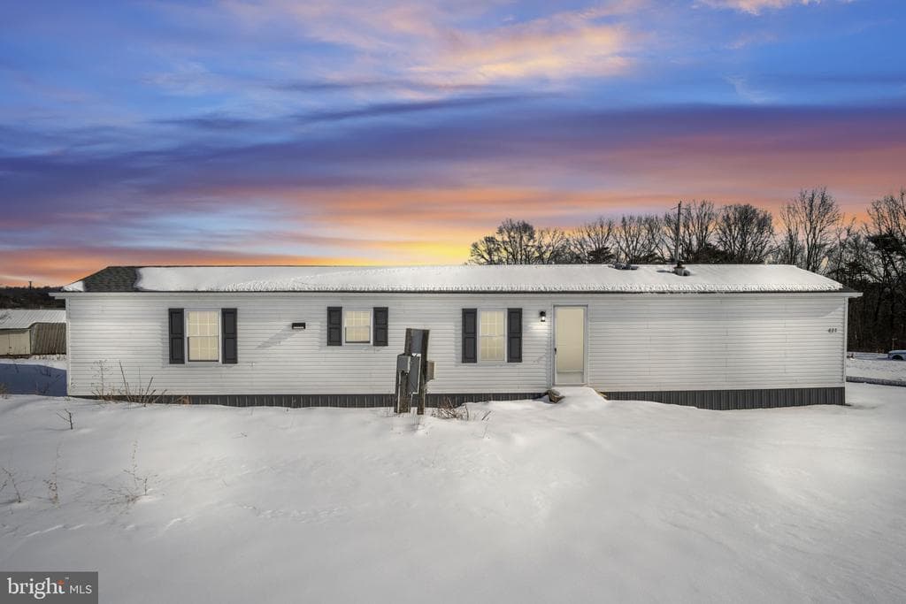 821 Windy Hill Road photo 1