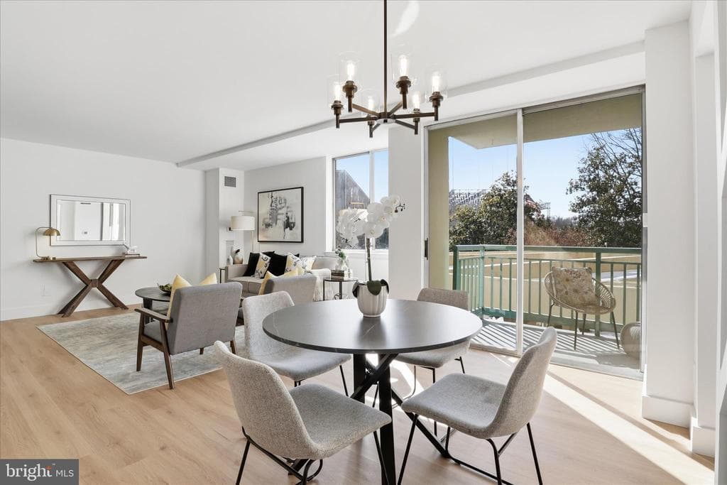 501 Slaters Lane #102 photo 1