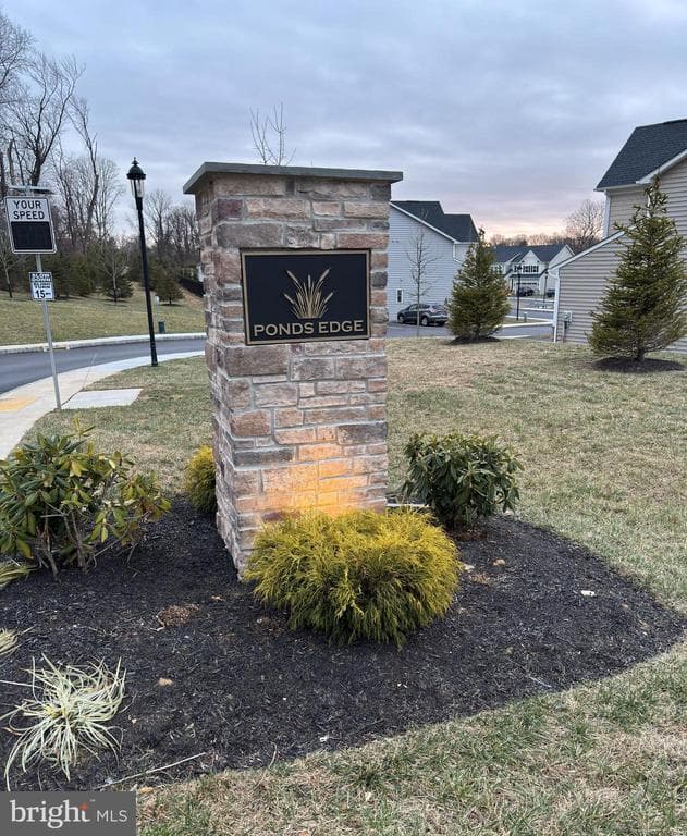235 W Ponds Edge Drive photo 1