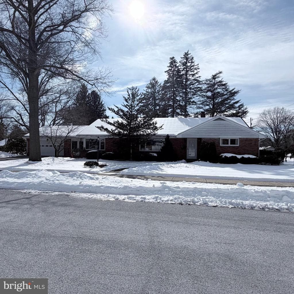 110 Hudson Avenue photo 1