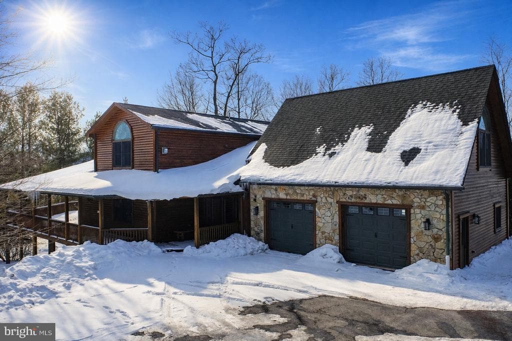 72 Jakes Drive photo 1