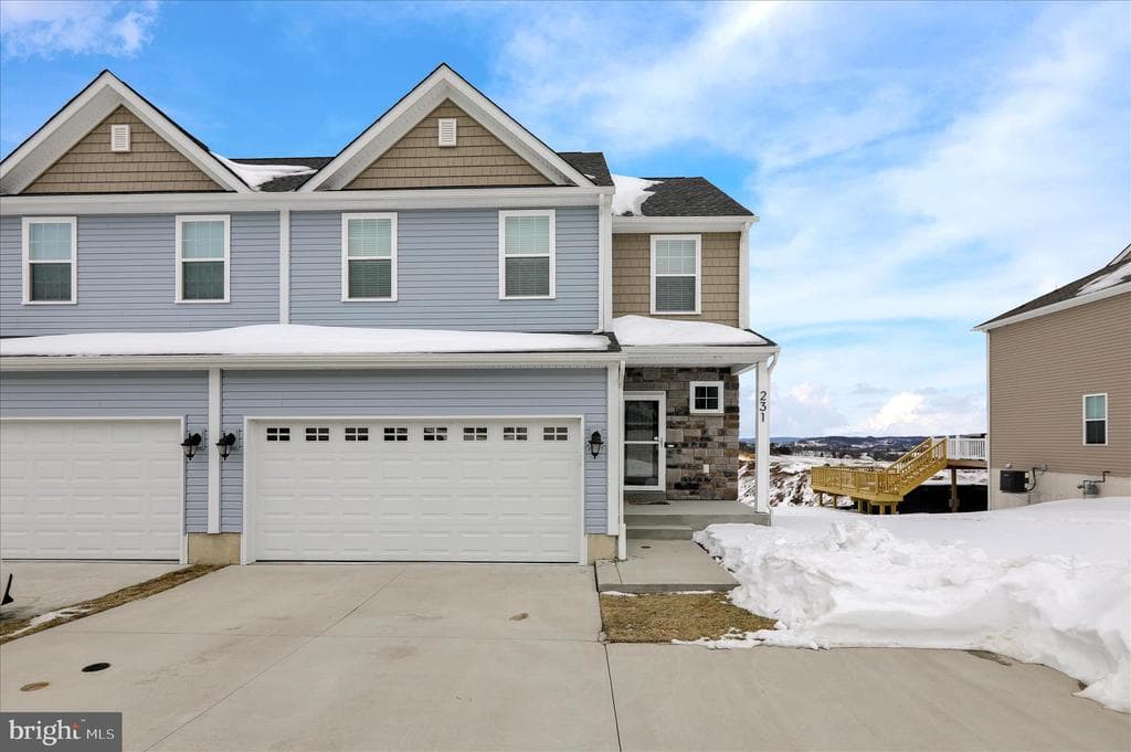231 Sunglo Drive photo 1
