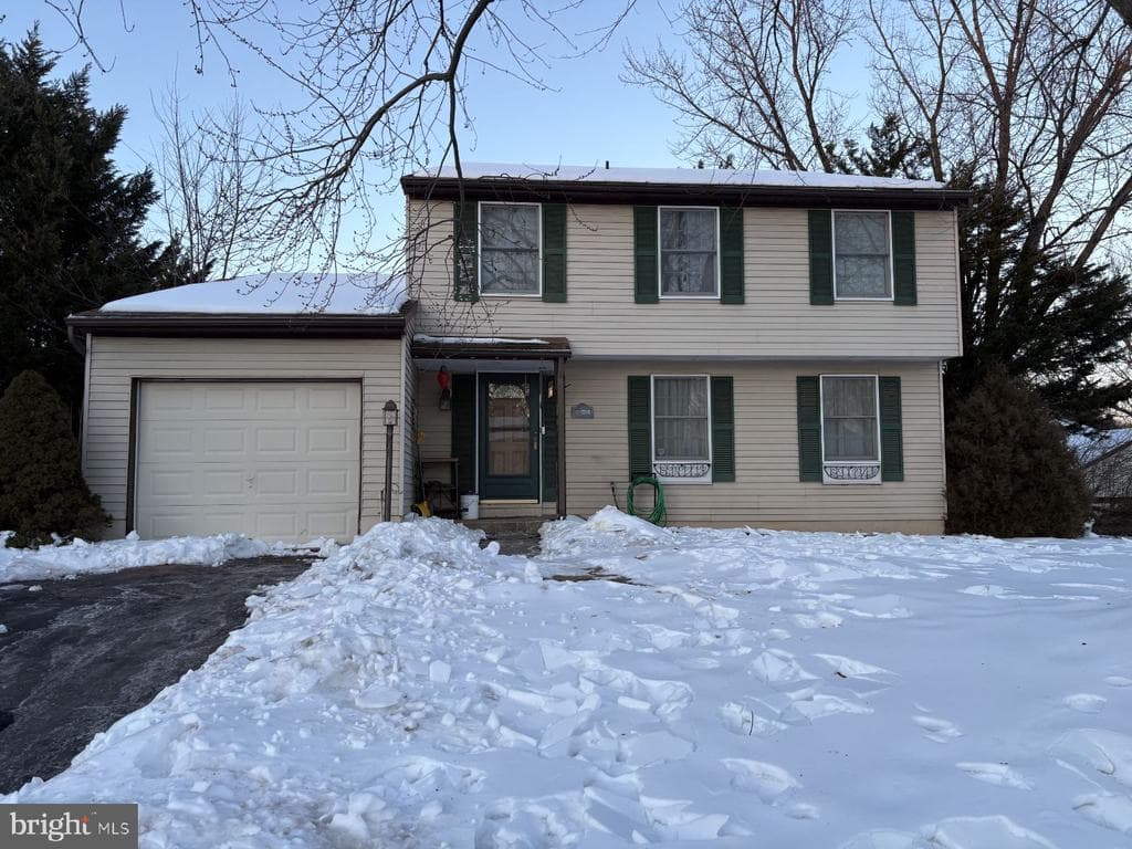 496 Sulky Lane photo 1