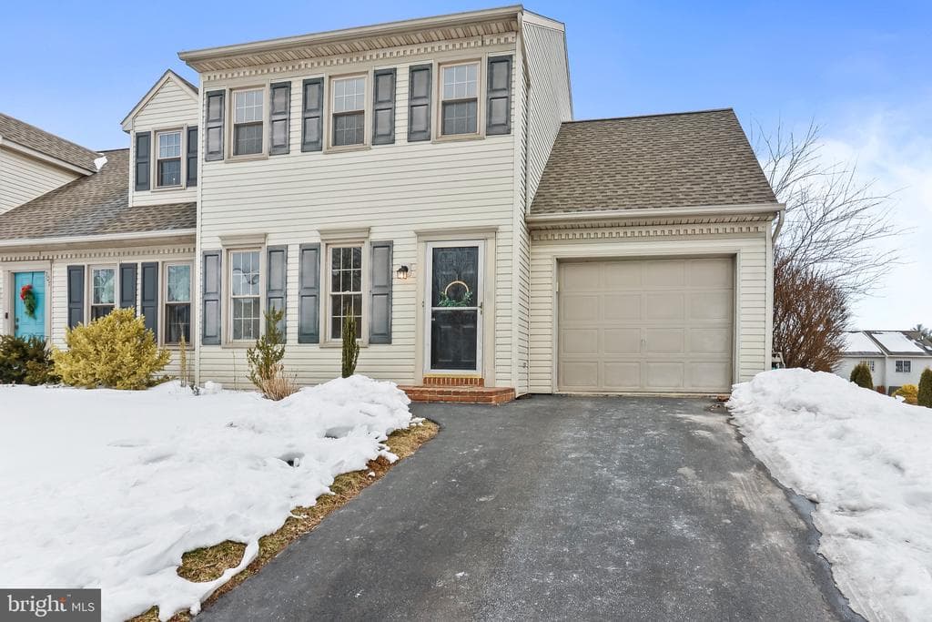 705 Fieldstone Lane photo 1