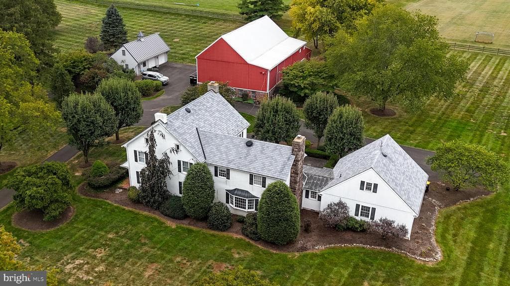 1850 Tomlinson Road photo 1