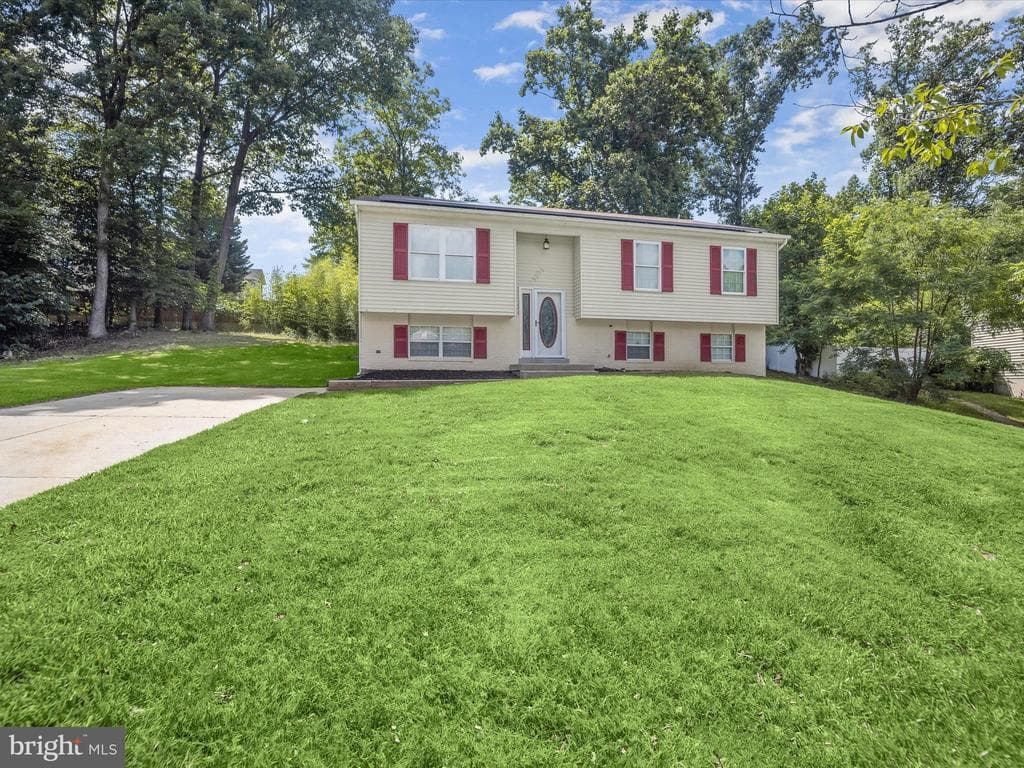 13303 Pendleton Street photo 1