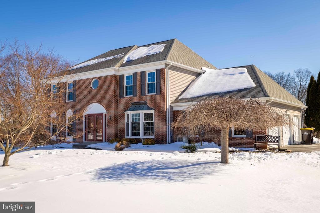 2249 Lilac Lane photo 1