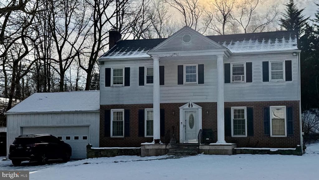704 Crooked Lane photo 1