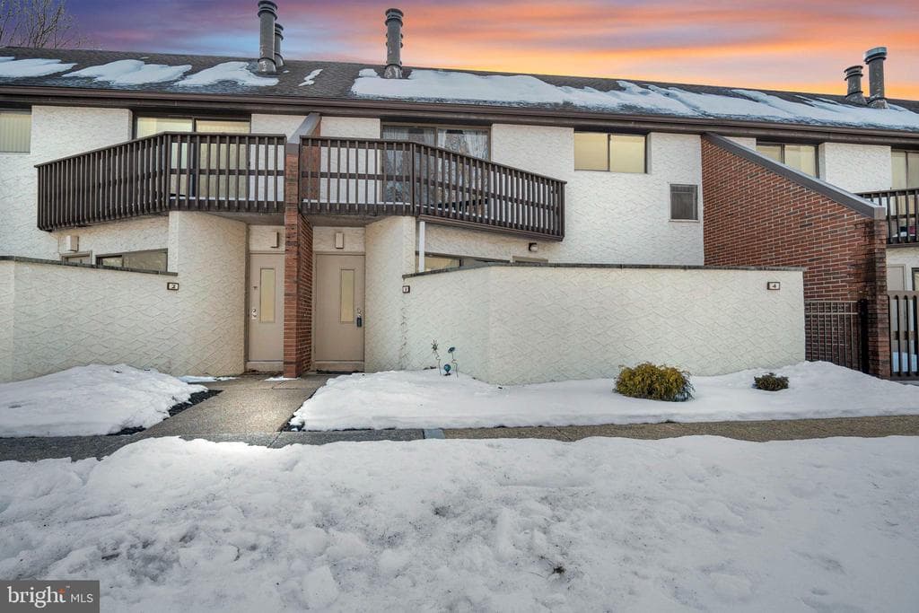 1075 Lancaster Boulevard Boulevard #3 photo 1