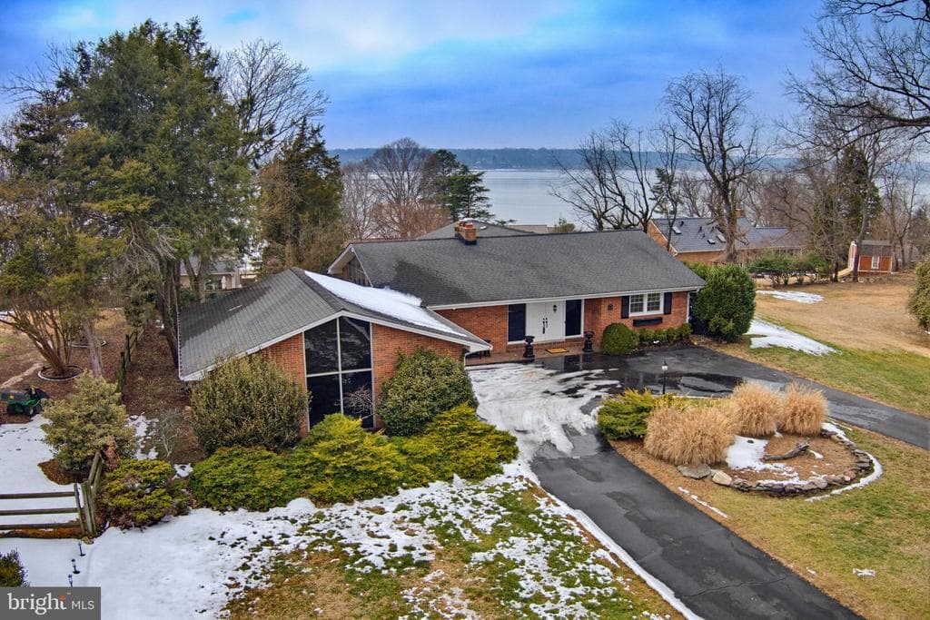 9705 Manteo Court photo 1