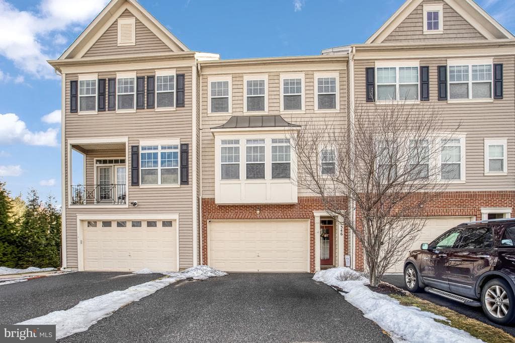 346 Woodstream Boulevard photo 1