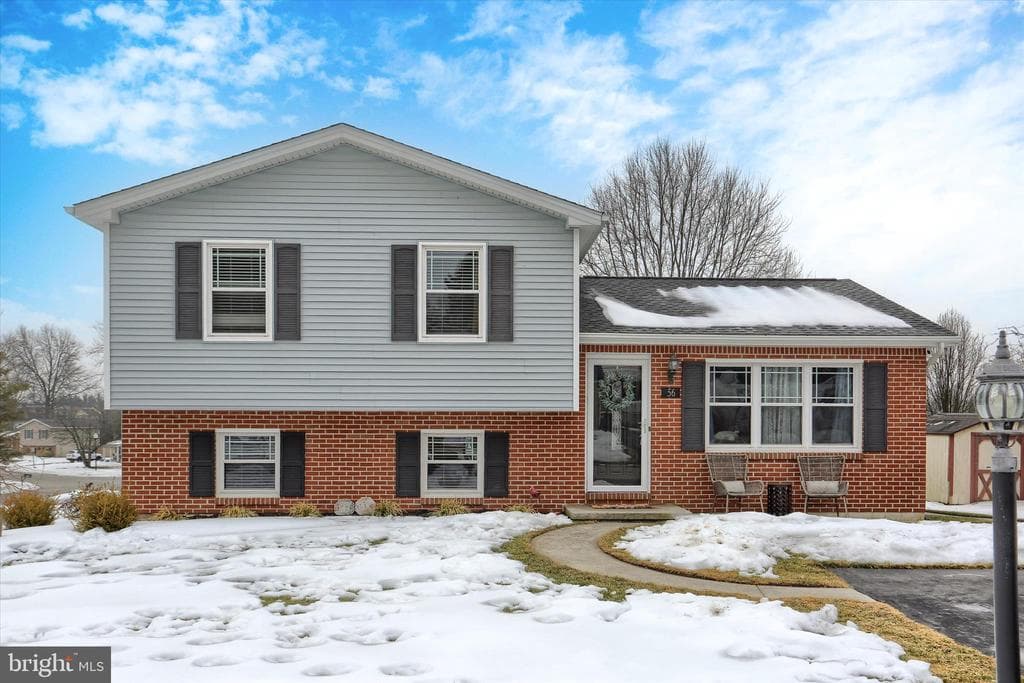 56 Cardinal Drive photo 1