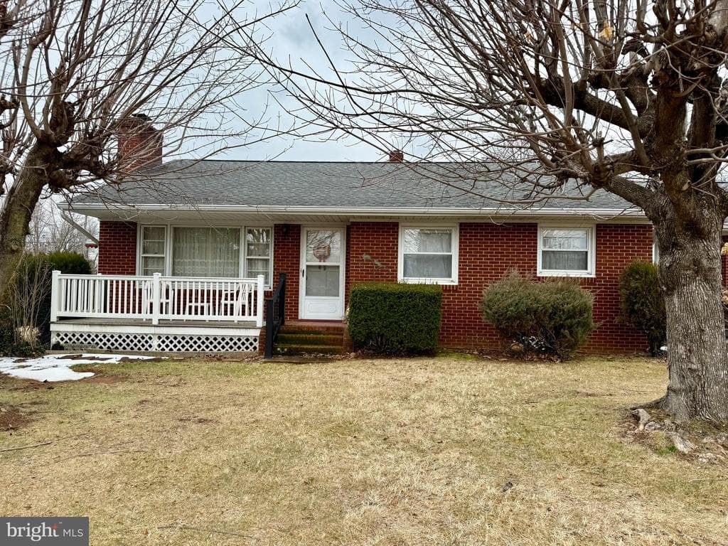 105 Lewis Avenue photo 1