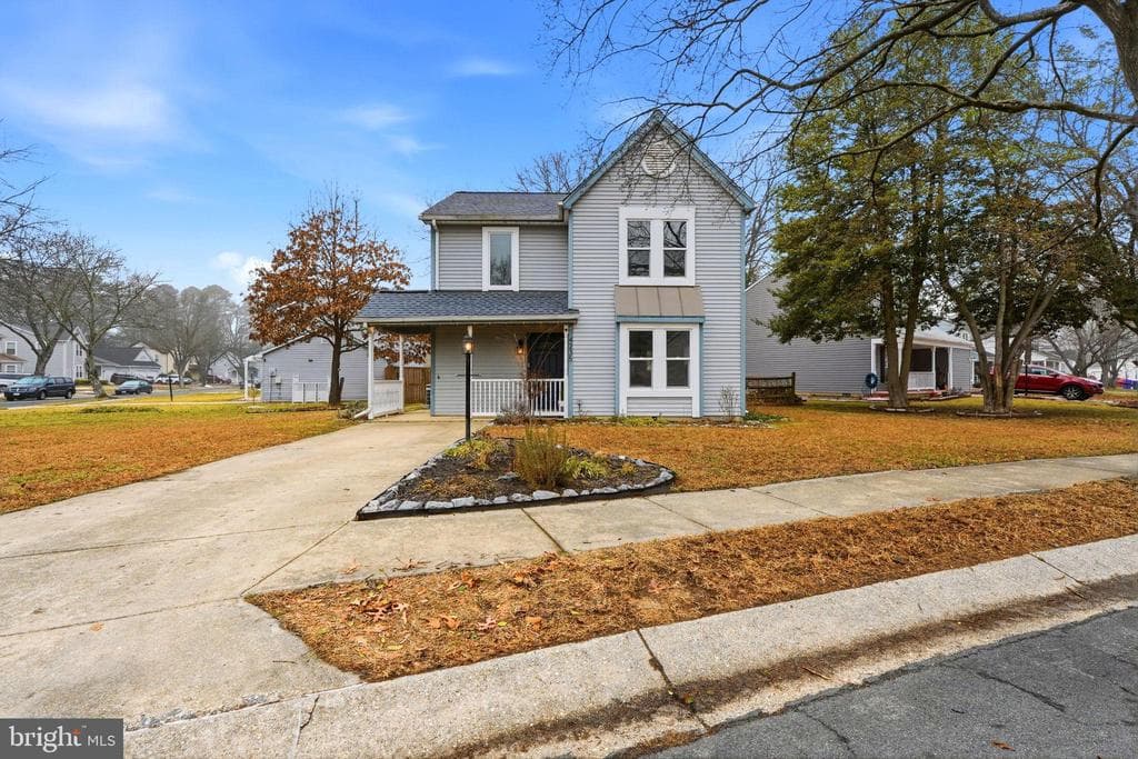4235 Mockingbird Circle photo 1