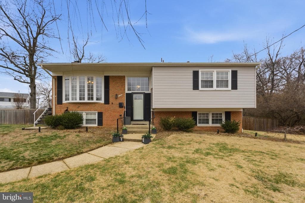 6124 Crozet Court photo 1
