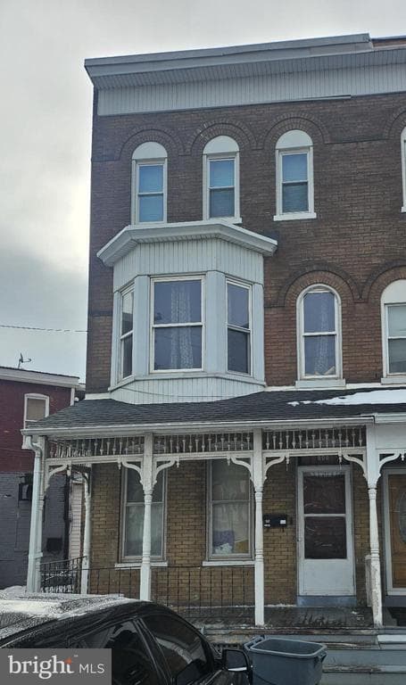 906 Clayton Avenue photo 1