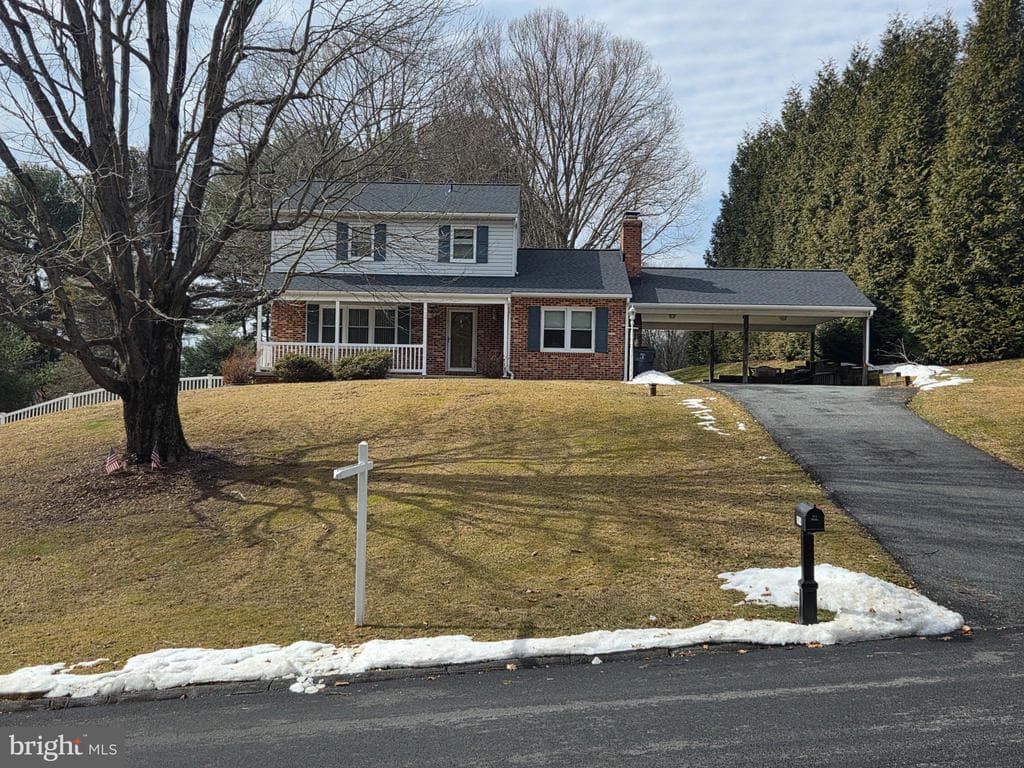 1814 Ridgecroft Drive photo 1