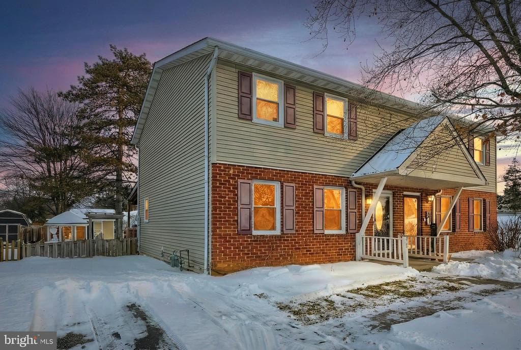 302 Westminster Avenue photo 1