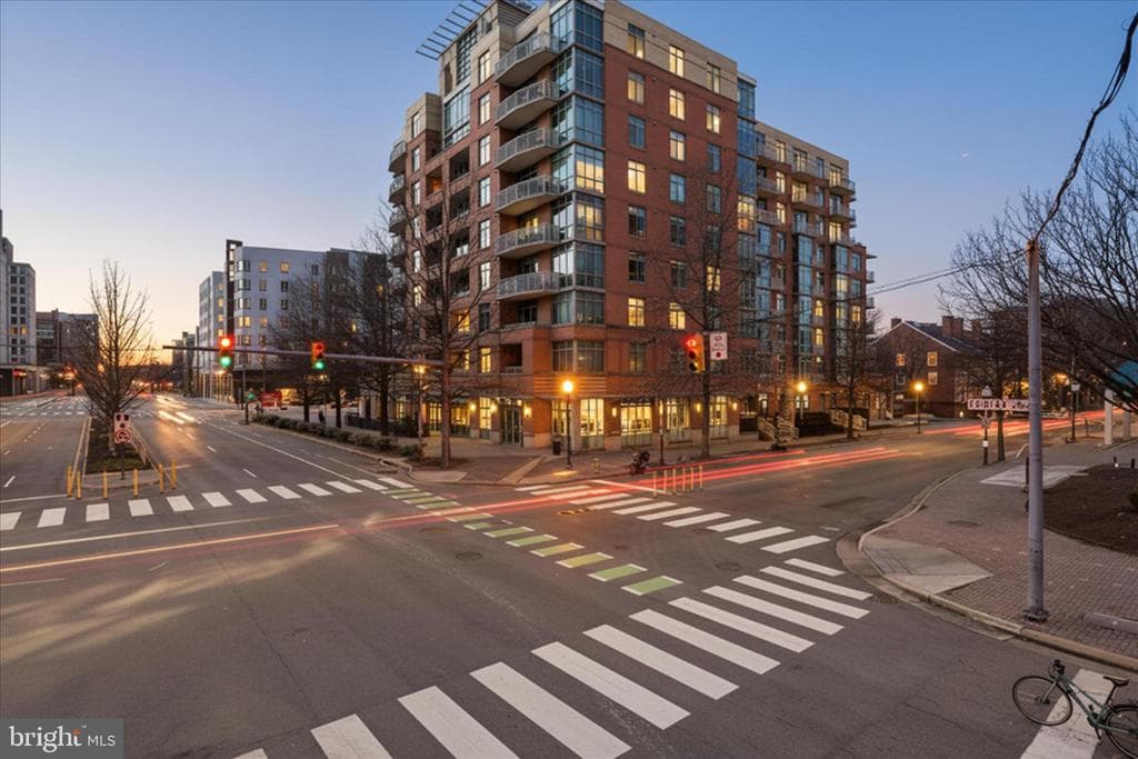 1000 N Randolph Street #209 photo 1
