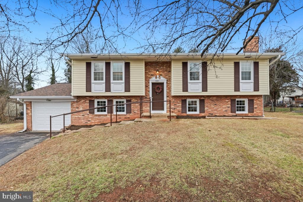 9507 Scarlet Street photo 1
