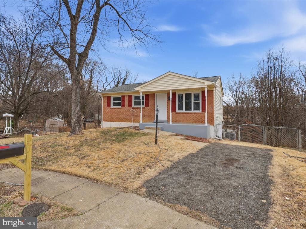 4601 Kentwood Lane photo 1