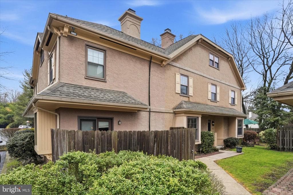 415 Eagle Road #8 photo 1
