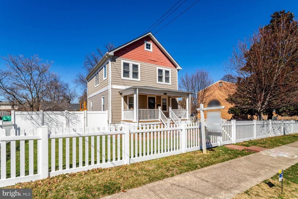 3423 7th Street S photo 1