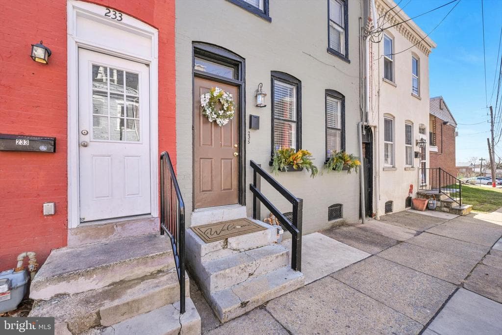 235 Howard Avenue photo 1
