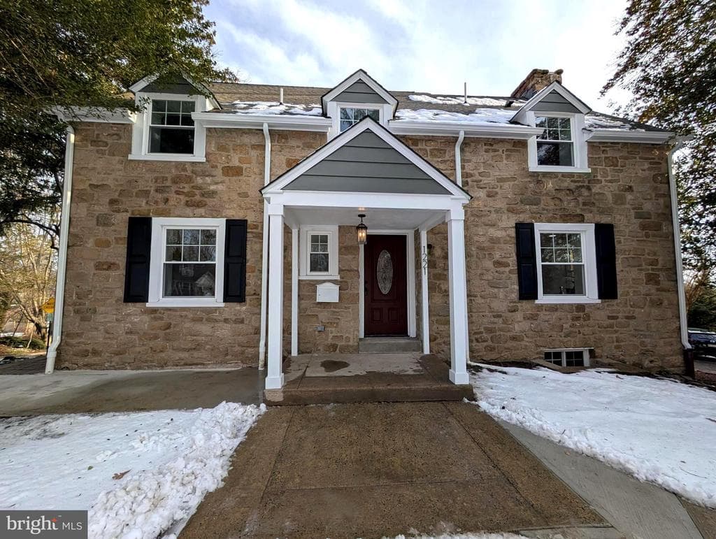 1221 Edge Hill Road photo 1
