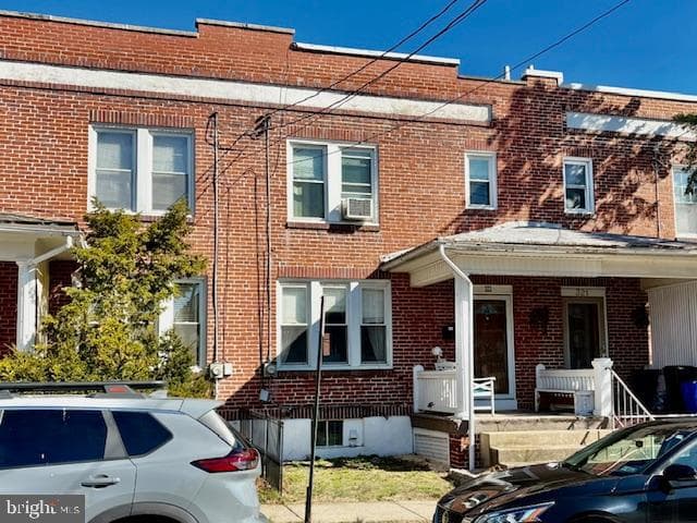 323 Franklin Street photo 1