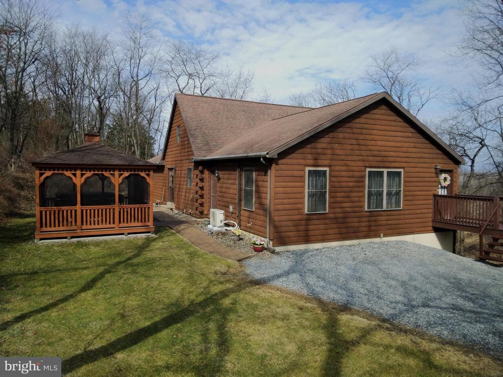 841 Sleepy Hollow Drive photo 1
