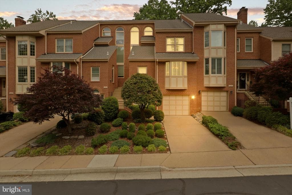 10204 Aspen Willow Drive photo 1