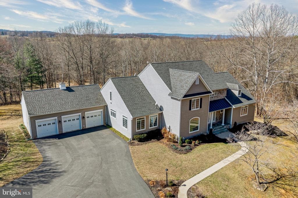 8986 Woodward Road photo 1