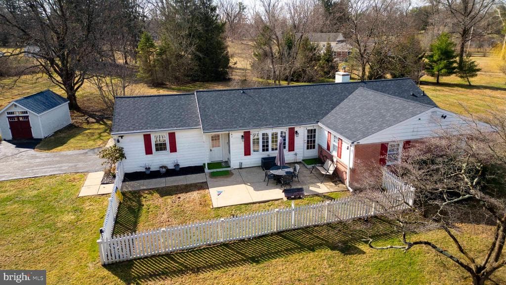 2091 Meetinghouse Road photo 1