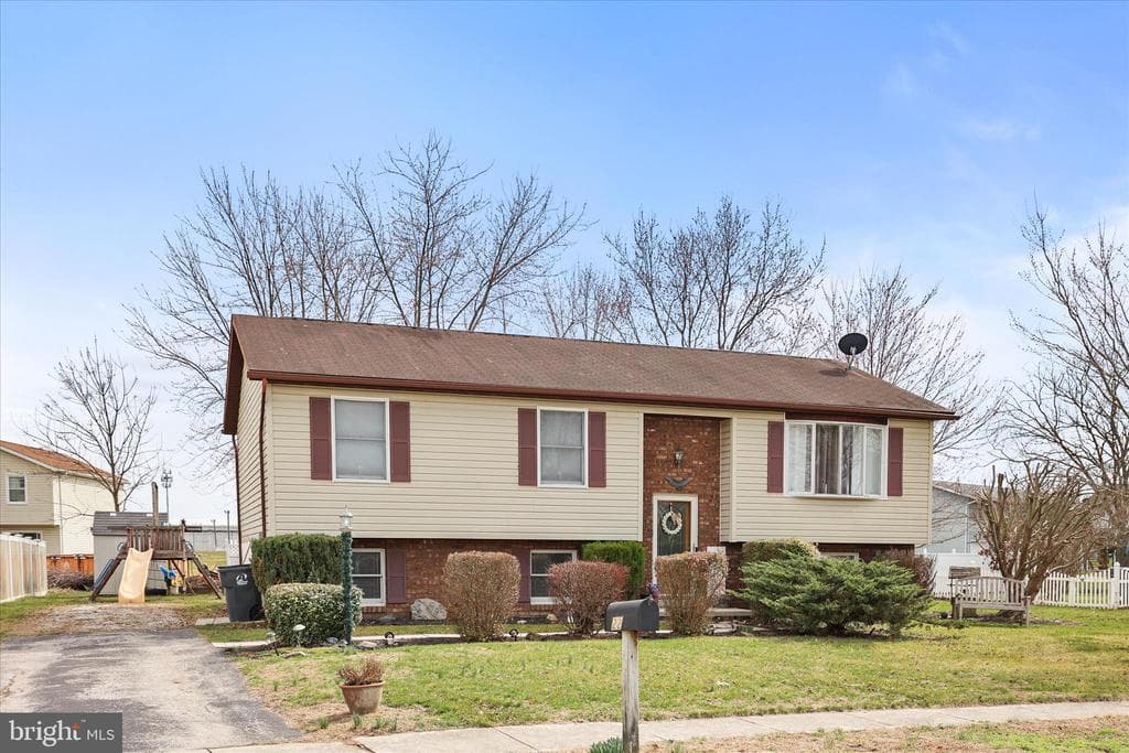 22 Dogwood Lane photo 1
