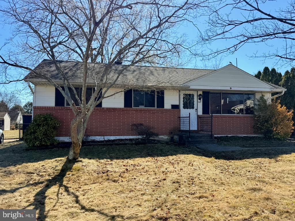 1062 Hale Street photo 1