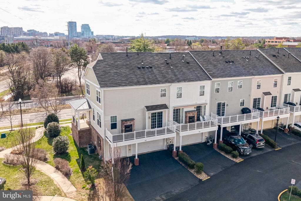 567 Van Buren Street photo 1