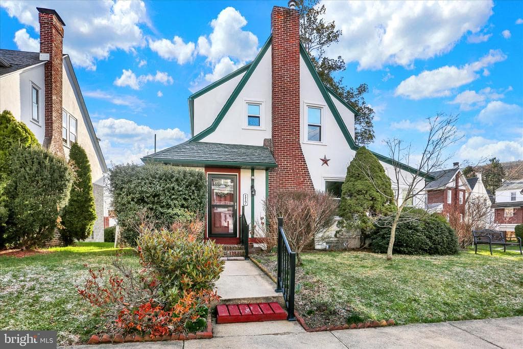 117 Center Street photo 1