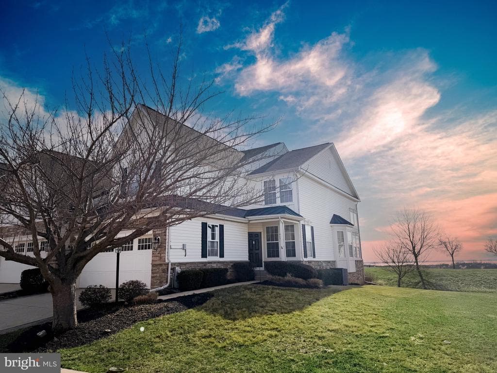 469 Majestic Prince Circle photo 1