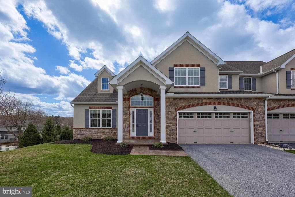 101 Baneberry Lane photo 1