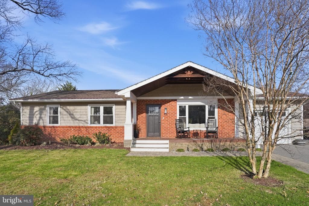 89 Kennedy Drive photo 1