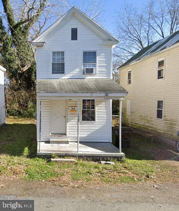 818 Center Street photo 1
