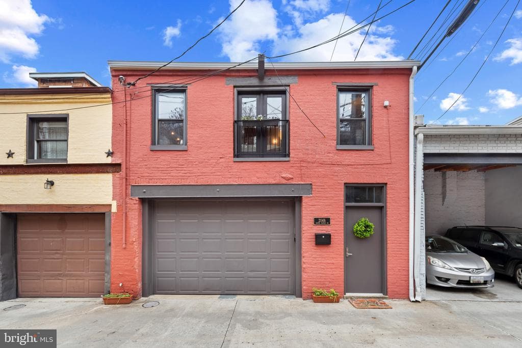 204 S Castle Street photo 1