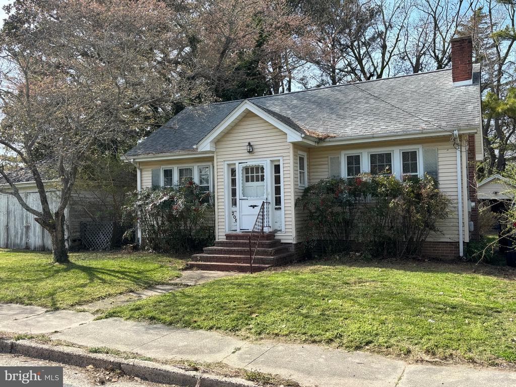 206 8th Street photo 1