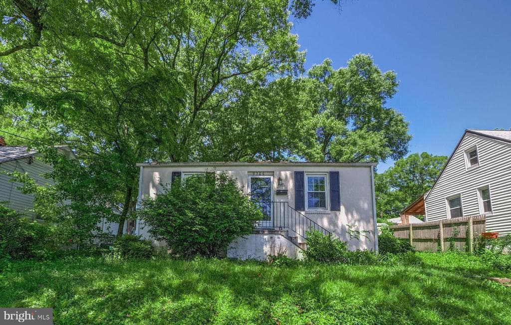 9506 52nd Avenue photo 1
