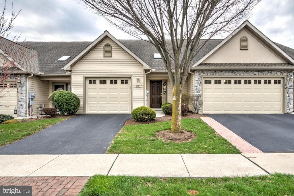 1354 Fieldstone Drive photo 1
