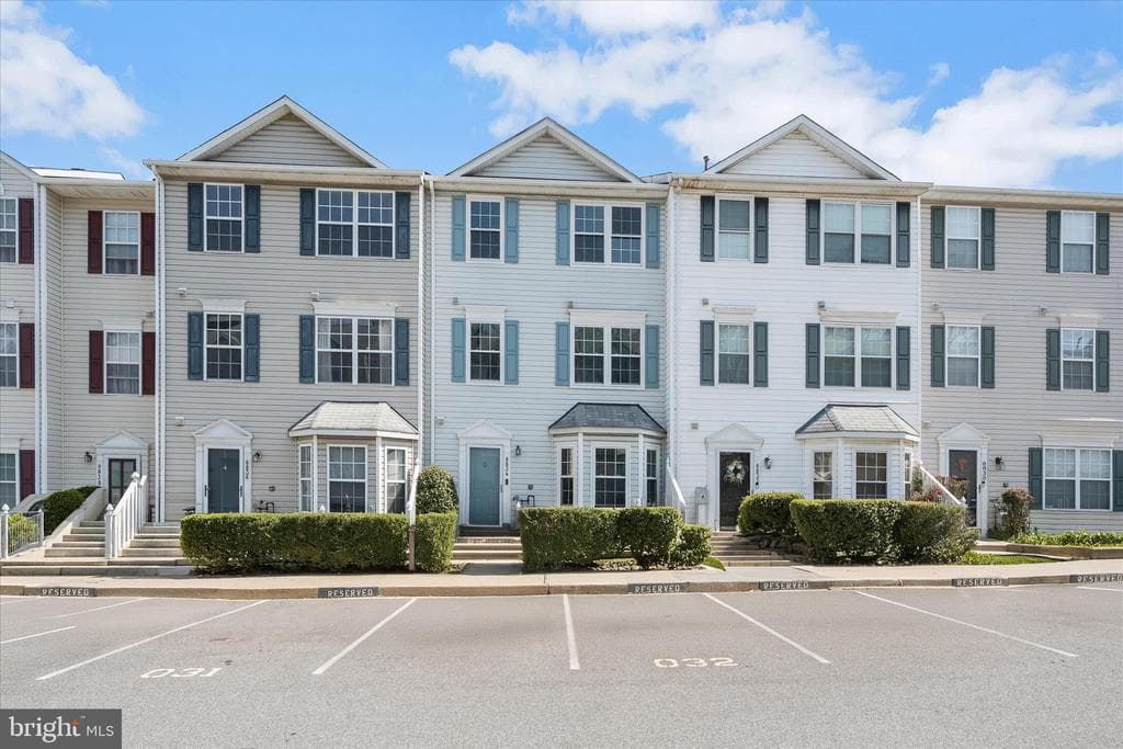 8834 Goose Landing Circle photo 1