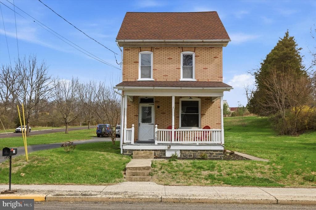 429 Main Street photo 1